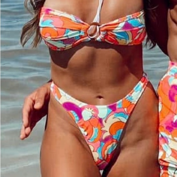 Kulani bikini Set with Scrunchie - Picture 4 of 6